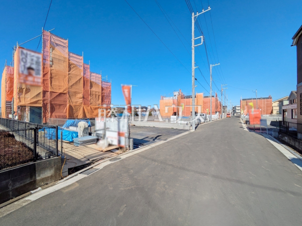 接道状況および現場風景　【立川市西砂町１丁目】お探しの物件に出会うためには、早めのご確認をオススメします。未完成の今のうちにぜひお問合せをお待ちしております。