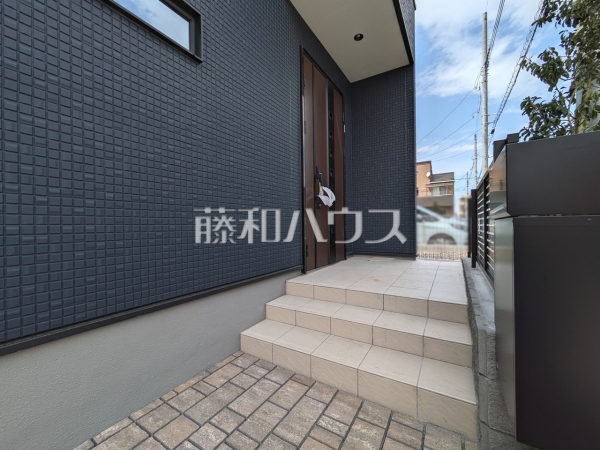 10号棟　玄関　【立川市西砂町１丁目】
