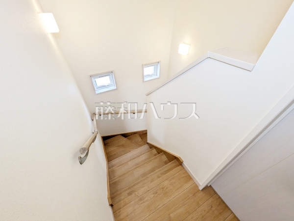 10号棟　階段　【立川市西砂町１丁目】