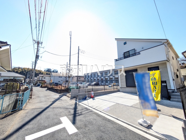 ≪接道状況≫周辺は落ち着いた雰囲気の住宅地です。小さなお子様がいるご家庭も安心です。【稲城市矢野口】