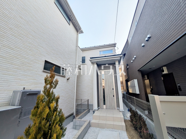 1号棟　玄関　【杉並区和泉４丁目】