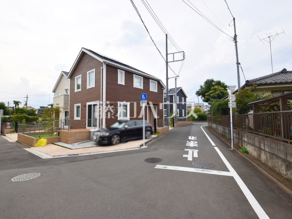 接道状況および現場風景　【東大和市芋窪５丁目】