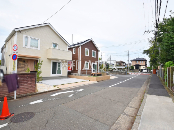 接道状況および現場風景　【東大和市芋窪５丁目】