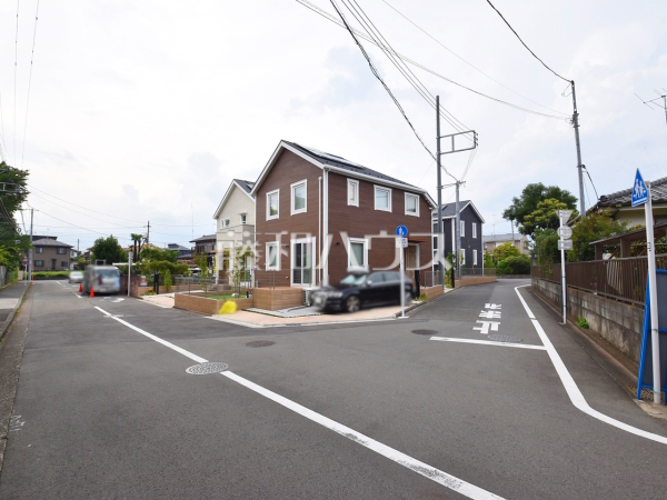 接道状況および現場風景　【東大和市芋窪５丁目】