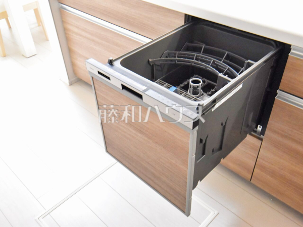 3号棟　 食洗機は水仕事を軽減するとともに、手洗いに比べ節水効果も期待できます。 　【東村山市久米川町２丁目】