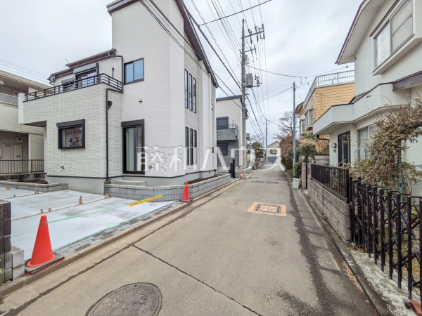接道状況および現場風景　【国分寺市東元町１丁目】お住まい探しは、家の良し悪しだけでなく周辺環境も重要なポイントです。ぜひ一度お客様の目でご覧ください。　