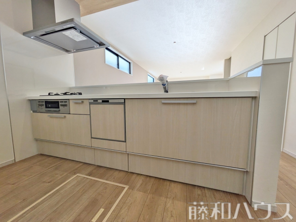 1号棟　キッチン　【春日井市六軒屋町字水附】