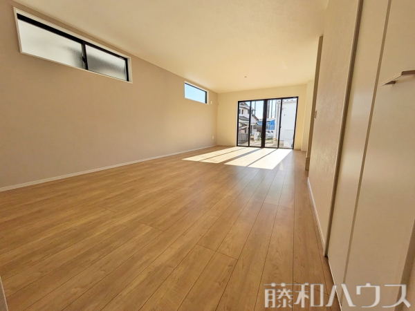 1号棟　リビング　【春日井市六軒屋町字水附】