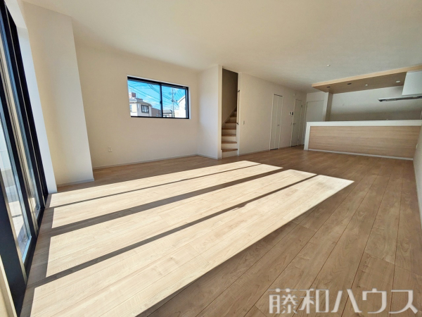 1号棟　リビング　【春日井市六軒屋町字水附】