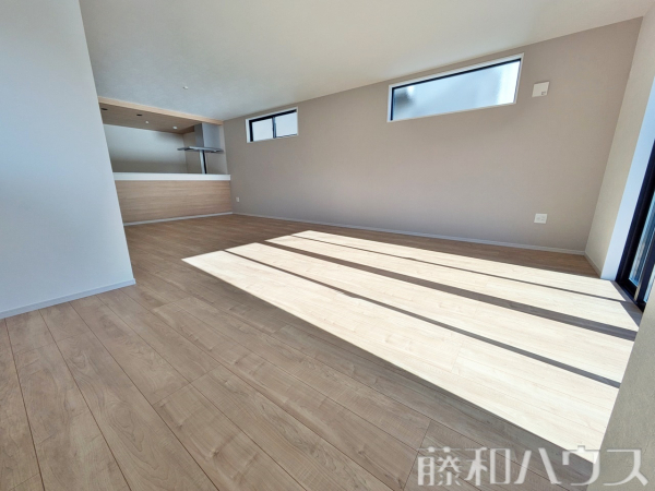1号棟　リビング　【春日井市六軒屋町字水附】