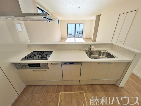 1号棟　キッチン　【春日井市六軒屋町字水附】