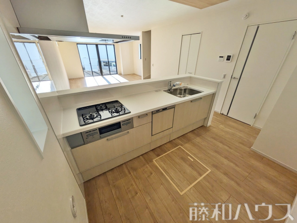 1号棟　キッチン　【春日井市六軒屋町字水附】