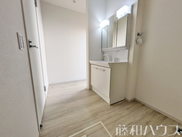 2号棟　洗面室　【春日井市六軒屋町字水附】