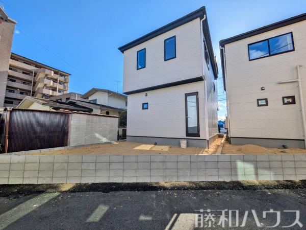2号棟　北側外観　【春日井市六軒屋町字水附】