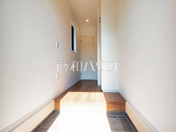 2号棟　玄関　【所沢市狭山ケ丘２丁目】