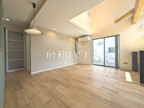 １号棟　リビング　【東大和市清水５丁目】