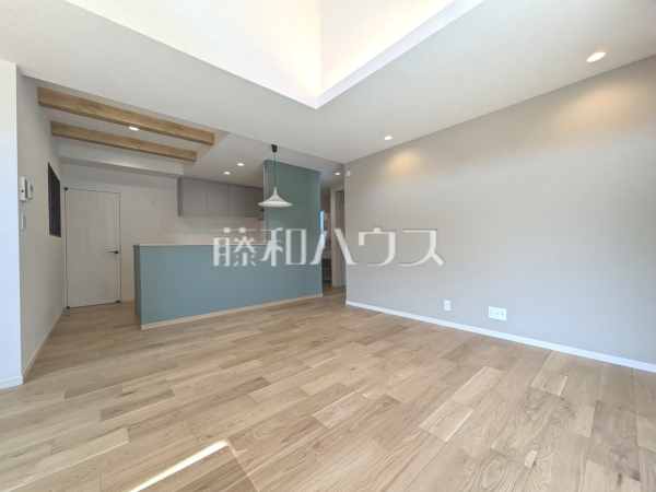 １号棟　リビング　【東大和市清水５丁目】