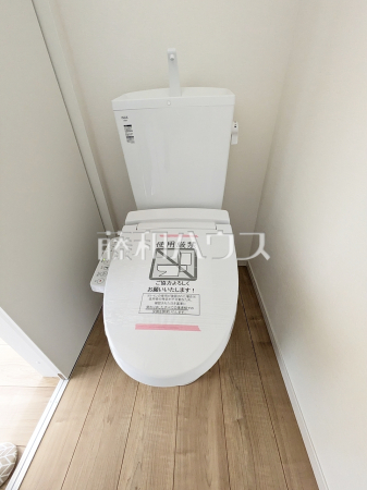 少ない水でも常にキレイを保ち、汚れが付きにくいトイレ！　