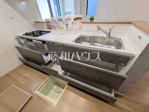 2号棟　キッチン　【福岡市早良区重留１丁目】