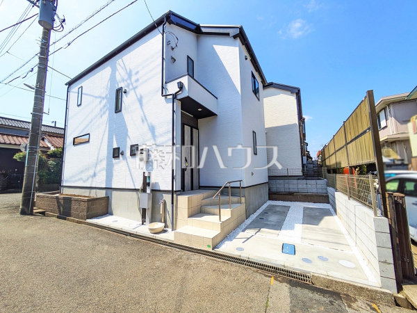 2号棟　外観　【日野市多摩平６丁目】南東角地につき日当たり良好です。 平日のご案内も可能です。まずはお気軽にお問合せ下さいませ。 