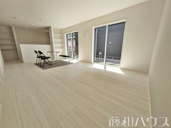 1号棟　リビング　【北名古屋市六ツ師町田】
