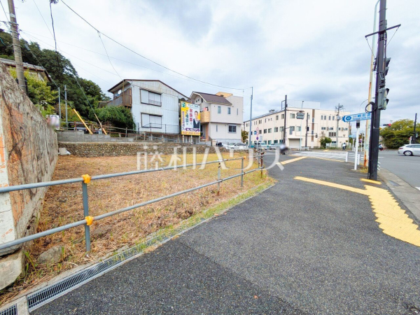 接道状況および現場風景　【日野市落川】住まいの事なら地元で豊富な実績を誇る、地域密着の藤和ハウスへお任せ下さい！