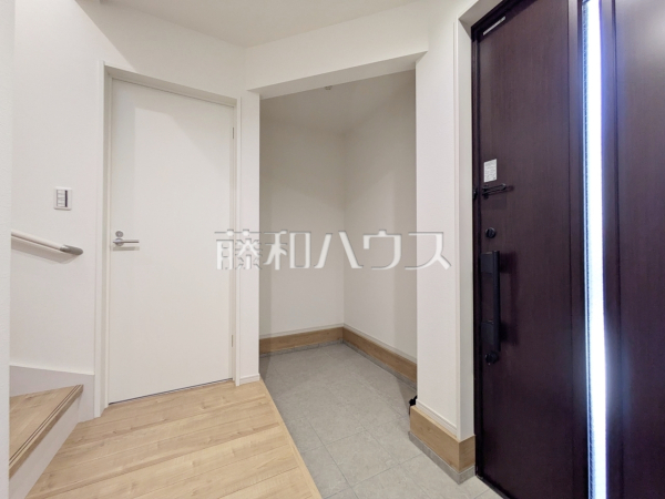 土間収納は、幅を取る荷物をすっきりと収納することができます。　【練馬区石神井台２丁目】