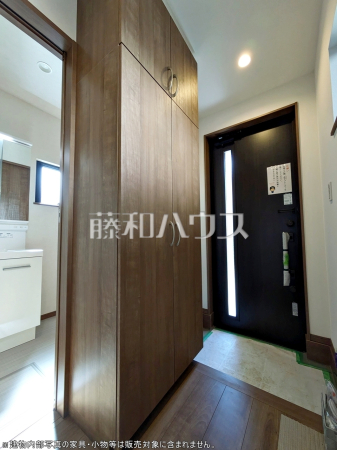 玄関　【所沢市狭山ケ丘１丁目】