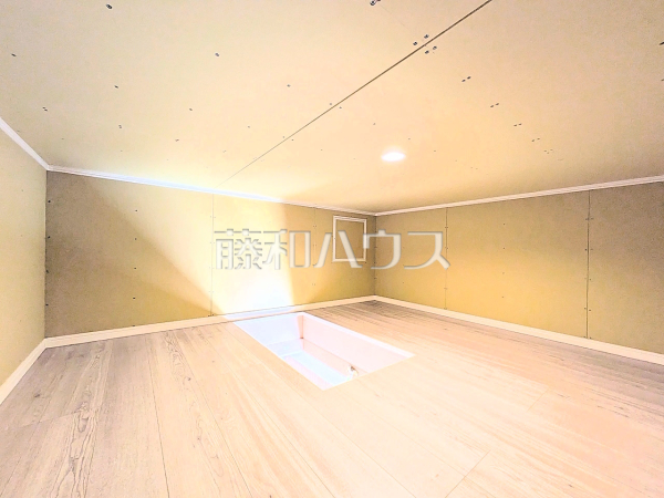 1号棟　小屋裏収納は、季節物やスーツケース等かさばる物の収納に役立ちます【八王子市長沼町】