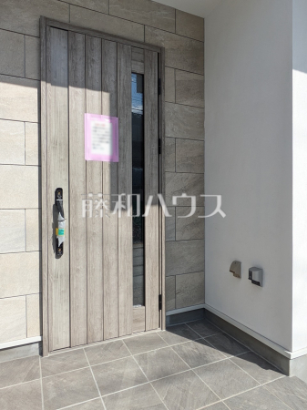 1号棟　玄関　【八王子市長沼町】