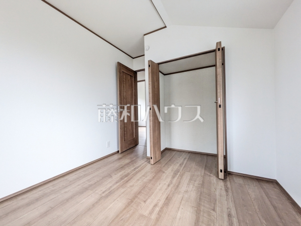幼い頃のたくさんの想い出が詰まった実家の部屋。それは特別な場所としていつまでも心に残っています。いつかこの部屋が子供たちにとってのそのような場所になるのかな？ 　【小平市小川町１丁目】　