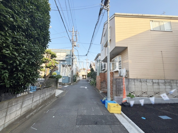 接道状況および現場風景　【新座市西堀２丁目】