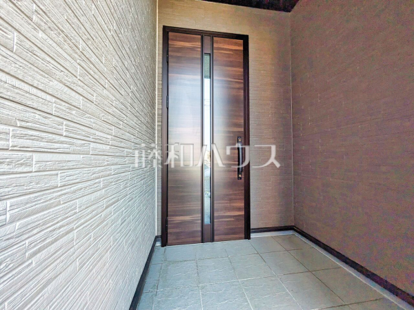 玄関　【新座市西堀１丁目】
