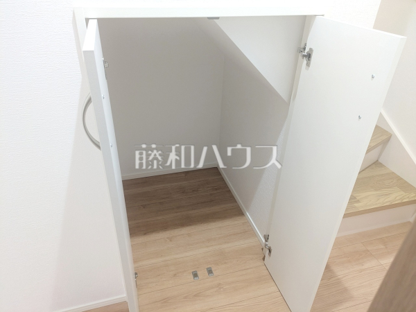 収納　【新座市東３丁目】