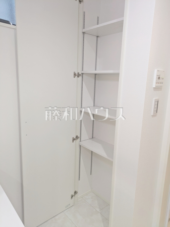 収納　【新座市東３丁目】