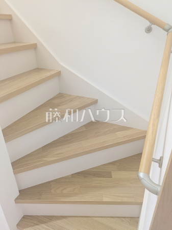 階段　【新座市東３丁目】 