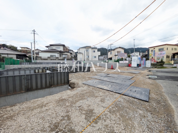 現場風景　【福岡市早良区野芥５丁目】　物件の事、諸費用の事など、小さな疑問も担当までお気軽にご連絡・ご相談下さい。