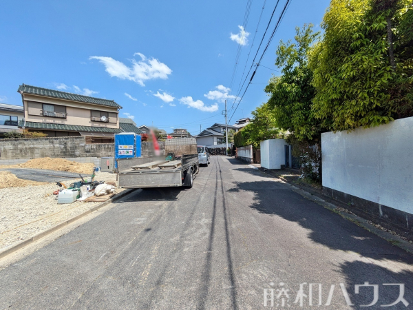接道状況および現場風景　【春日井市岩成台９丁目】