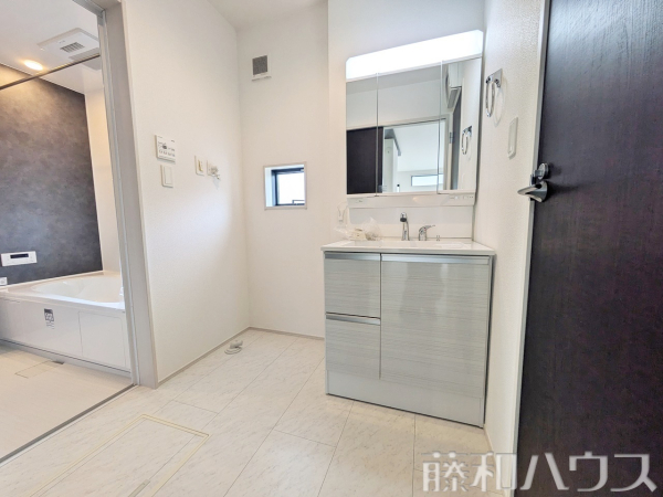 1号棟　洗面室　【春日井市大手田酉町１丁目】
