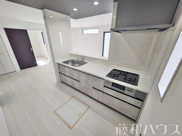 1号棟　キッチン　【春日井市大手田酉町１丁目】