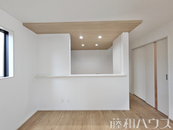 2号棟　キッチン　【春日井市大手田酉町１丁目】