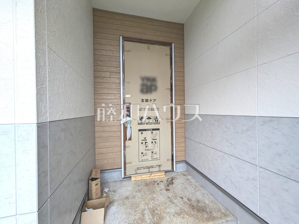 4号棟　玄関　【東大和市芋窪１丁目】