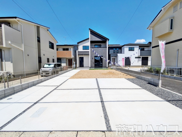 1号棟　外観およびカースペース　【名古屋市北区喜惣治２丁目】