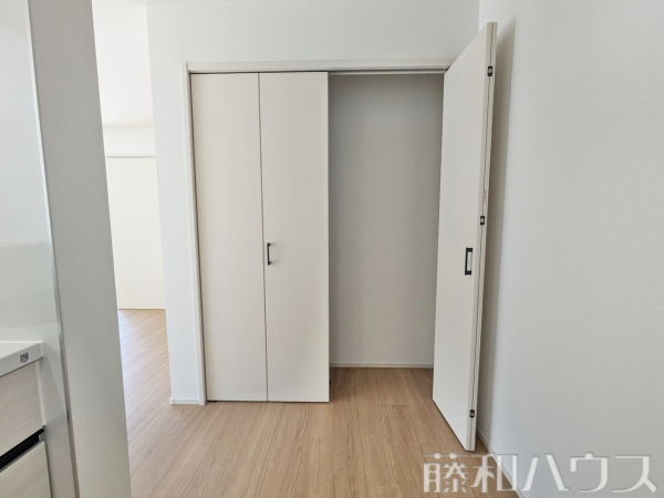 2号棟　パントリー　【名古屋市北区喜惣治２丁目】