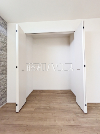 8号棟　収納　【練馬区南大泉１丁目】