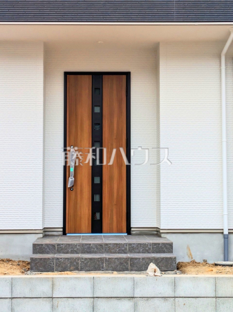 玄関　【八王子市絹ケ丘２丁目】