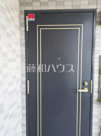 玄関　【ライオンズヴィアーレ多摩永山】