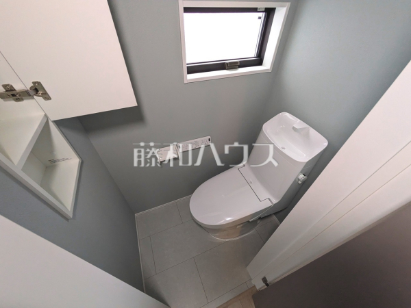 ウォシュレット付きトイレ！リビング・お風呂に続いて意外と癒しの空間かも！？　　【昭島市昭和町３丁目】