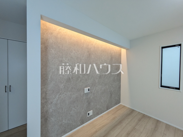 リビング　【昭島市昭和町３丁目】