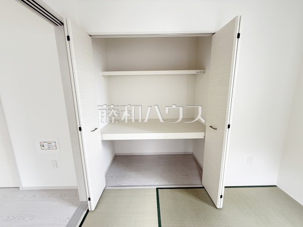 全居室、廊下等に収納スペースを設けた、収納重視の間取りとなっています。　